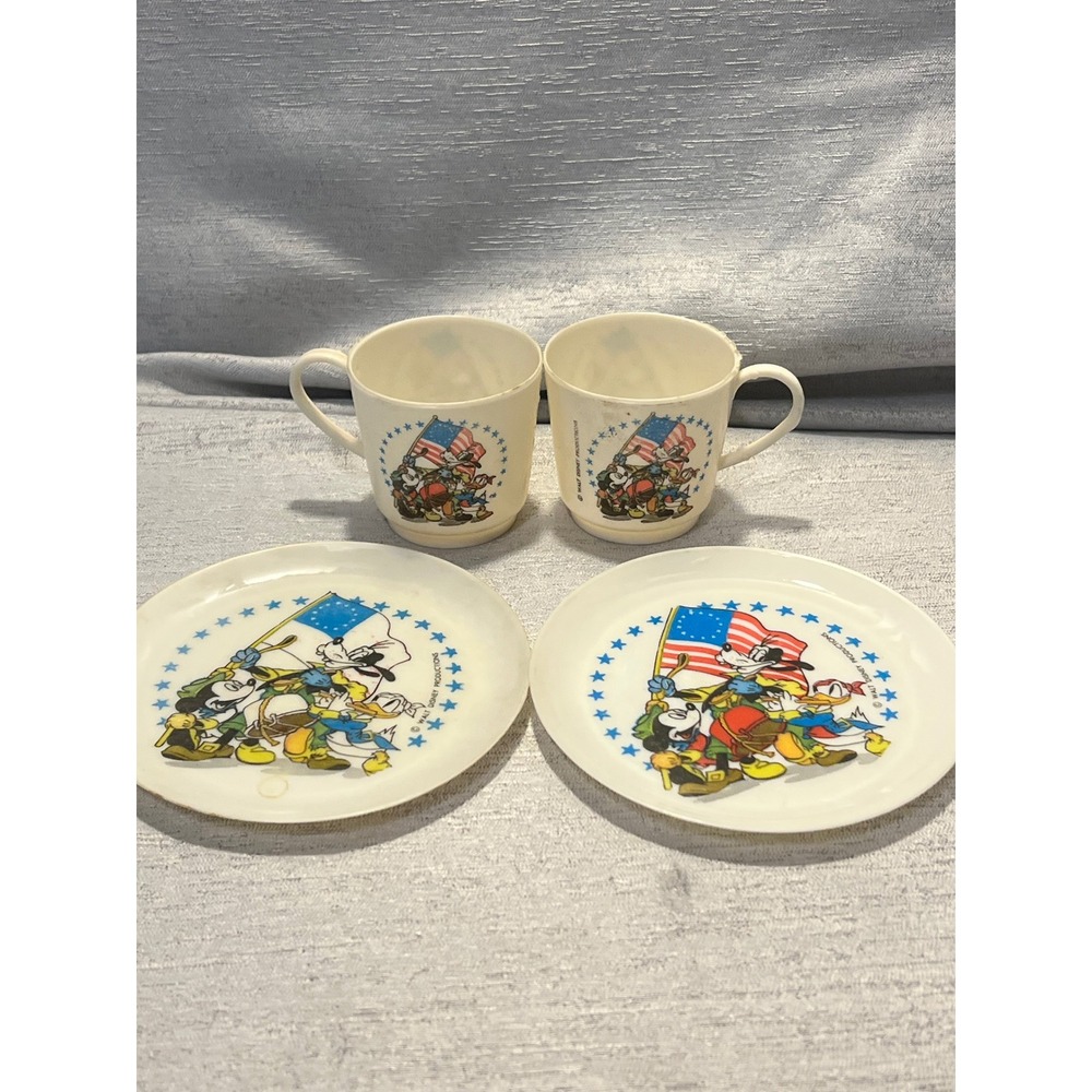 Vintage Walt Disney Mickey Mouse Donald Goofy Patriotic Plastic Cup Plate Set 4